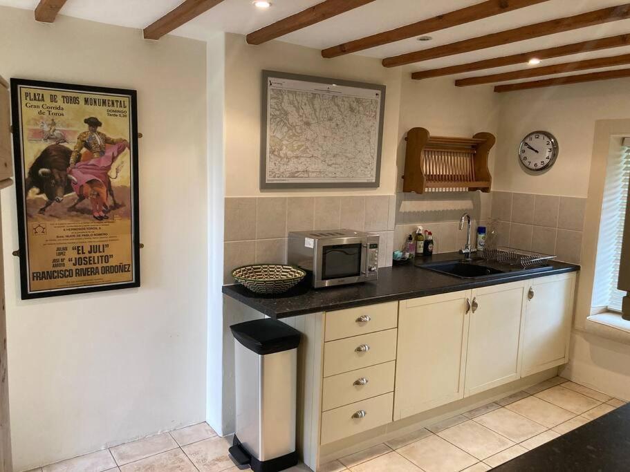 Pretty Yorkshire Stone Cottage Harome Extérieur photo