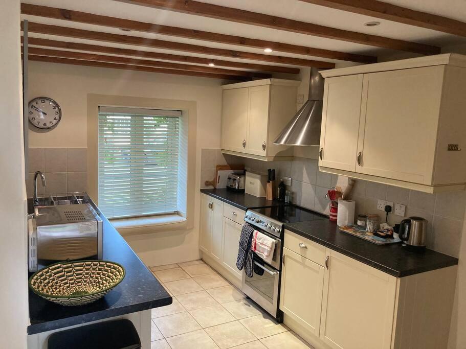 Pretty Yorkshire Stone Cottage Harome Extérieur photo