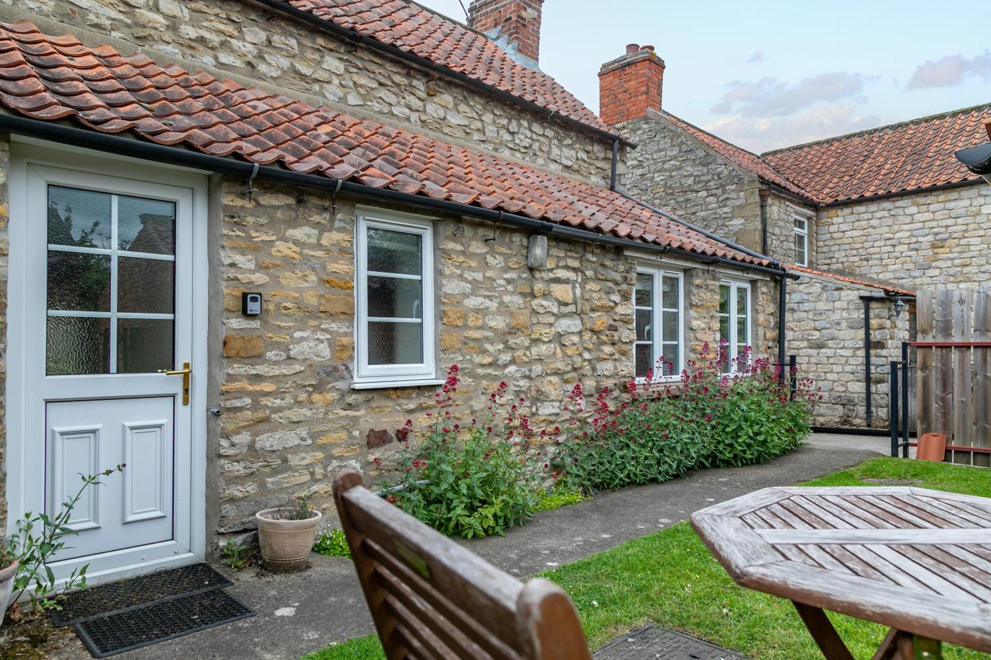 Pretty Yorkshire Stone Cottage Harome Extérieur photo